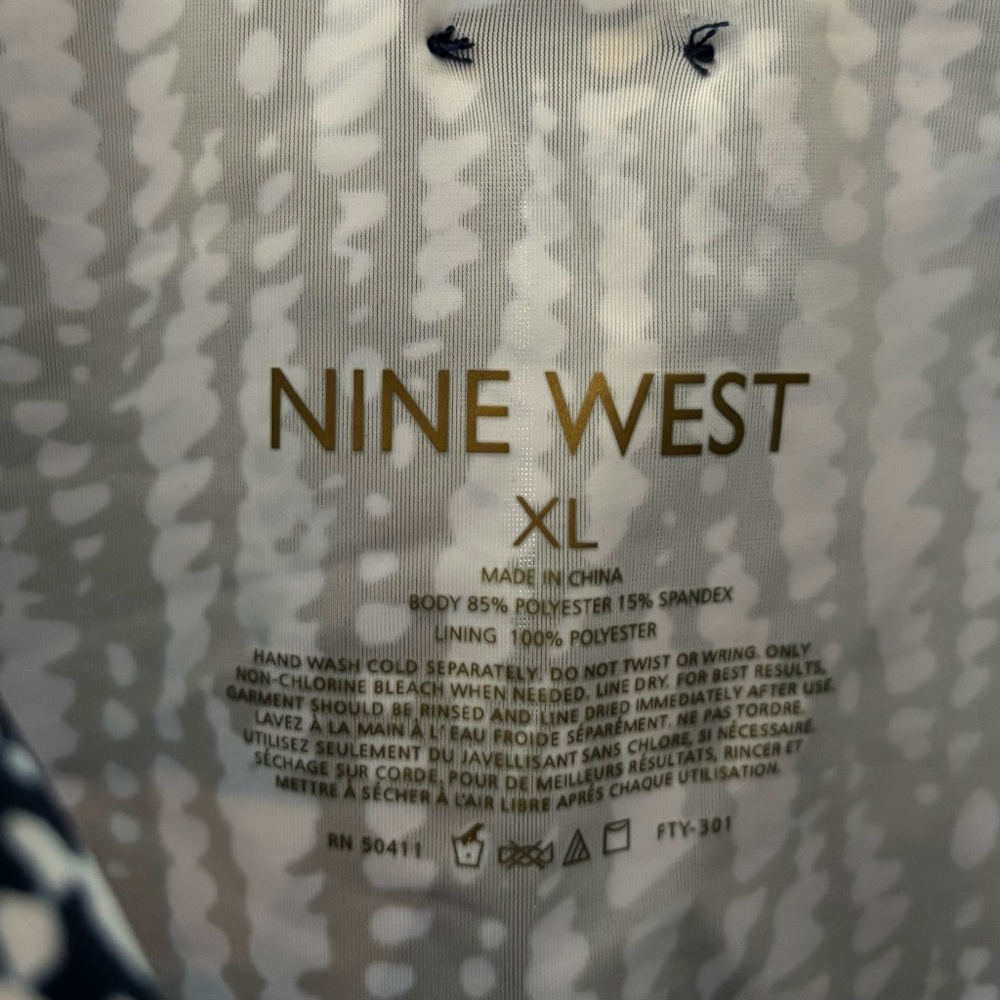 Nine West Bathing Suit Tankini Top Navy, White, & Light Blue Size XLG - Picture 11 of 13